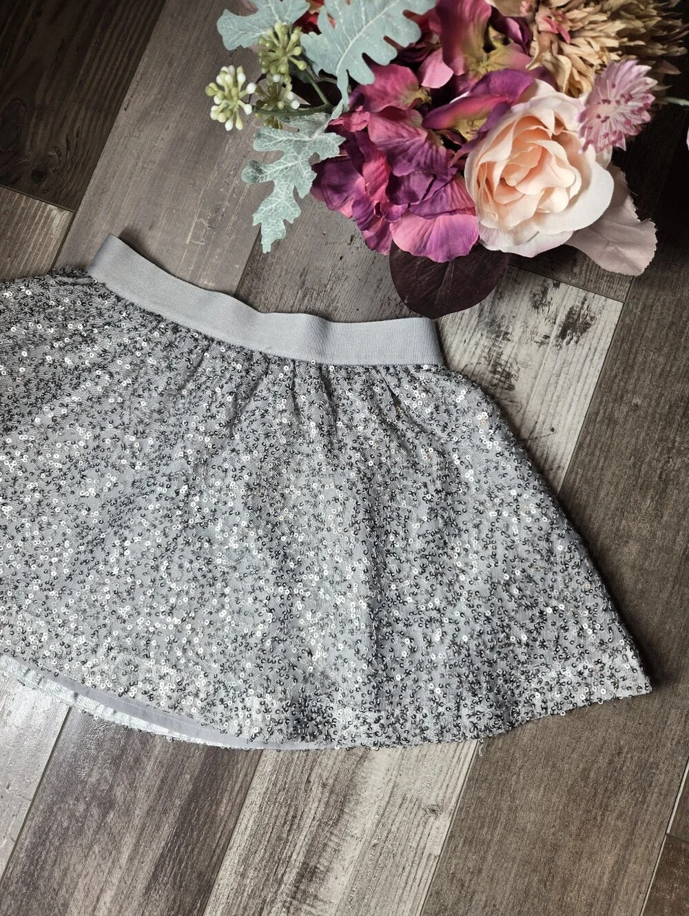 GapKids Girls XS 4‑5 Silver Sequin Mini Skirt